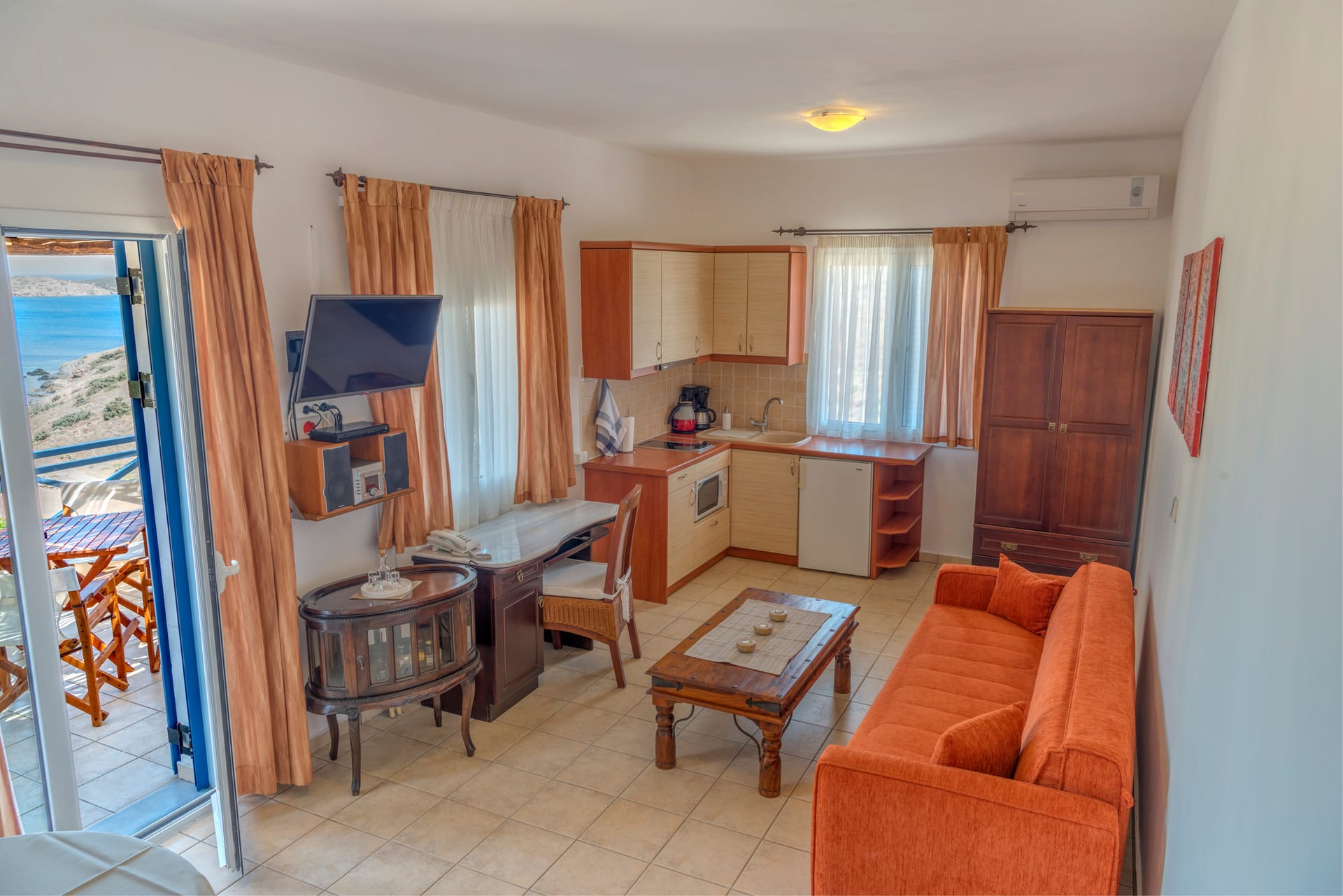 Deluxe Suites Sea View