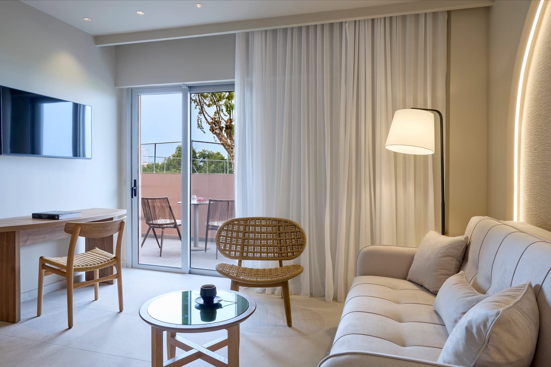 Deluxe Family Suite Side Sea View