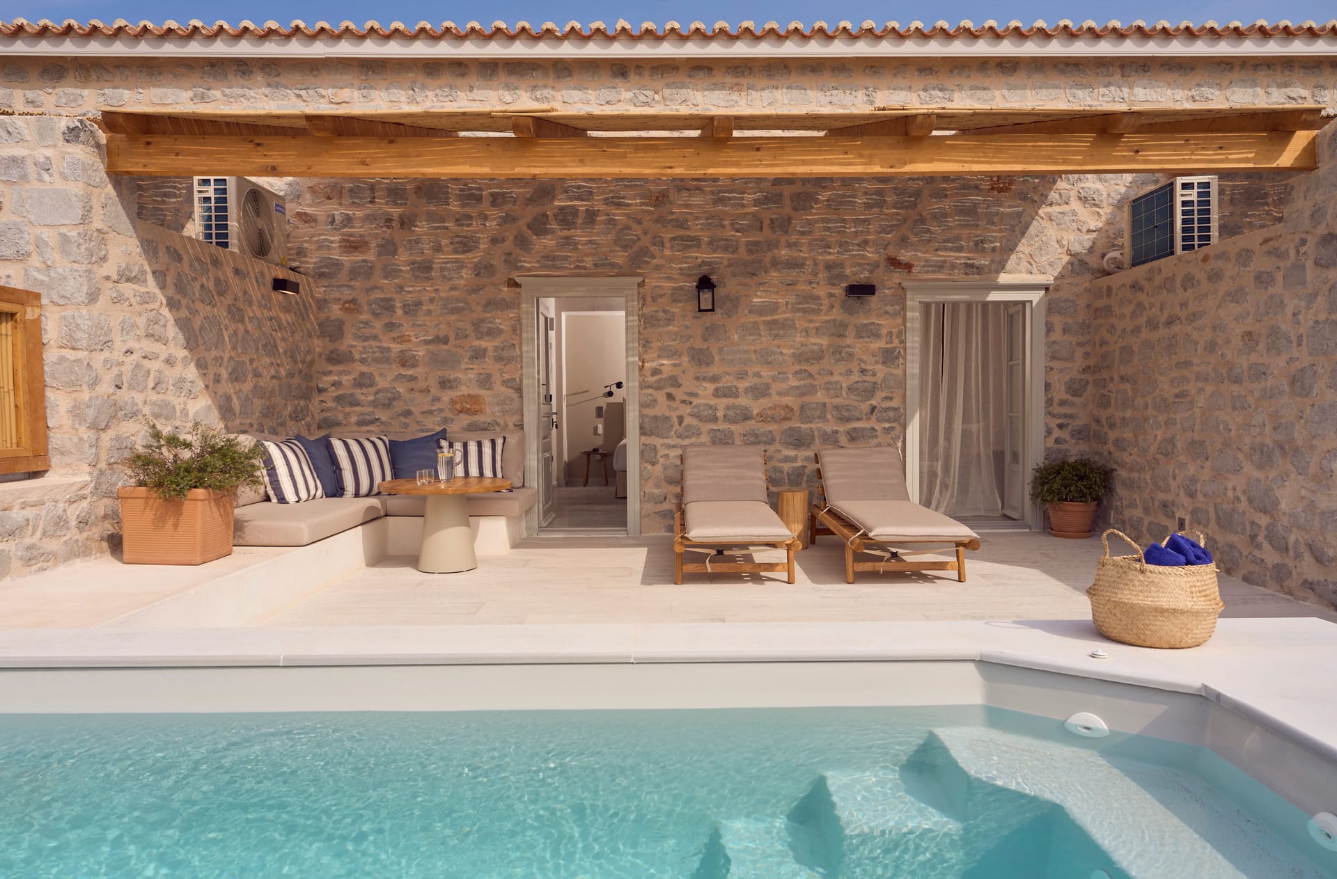 Side Beachfront Suite with Private Pool