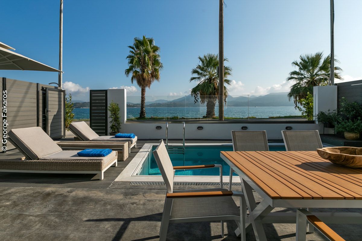 Elegant Apartment with Private Pool