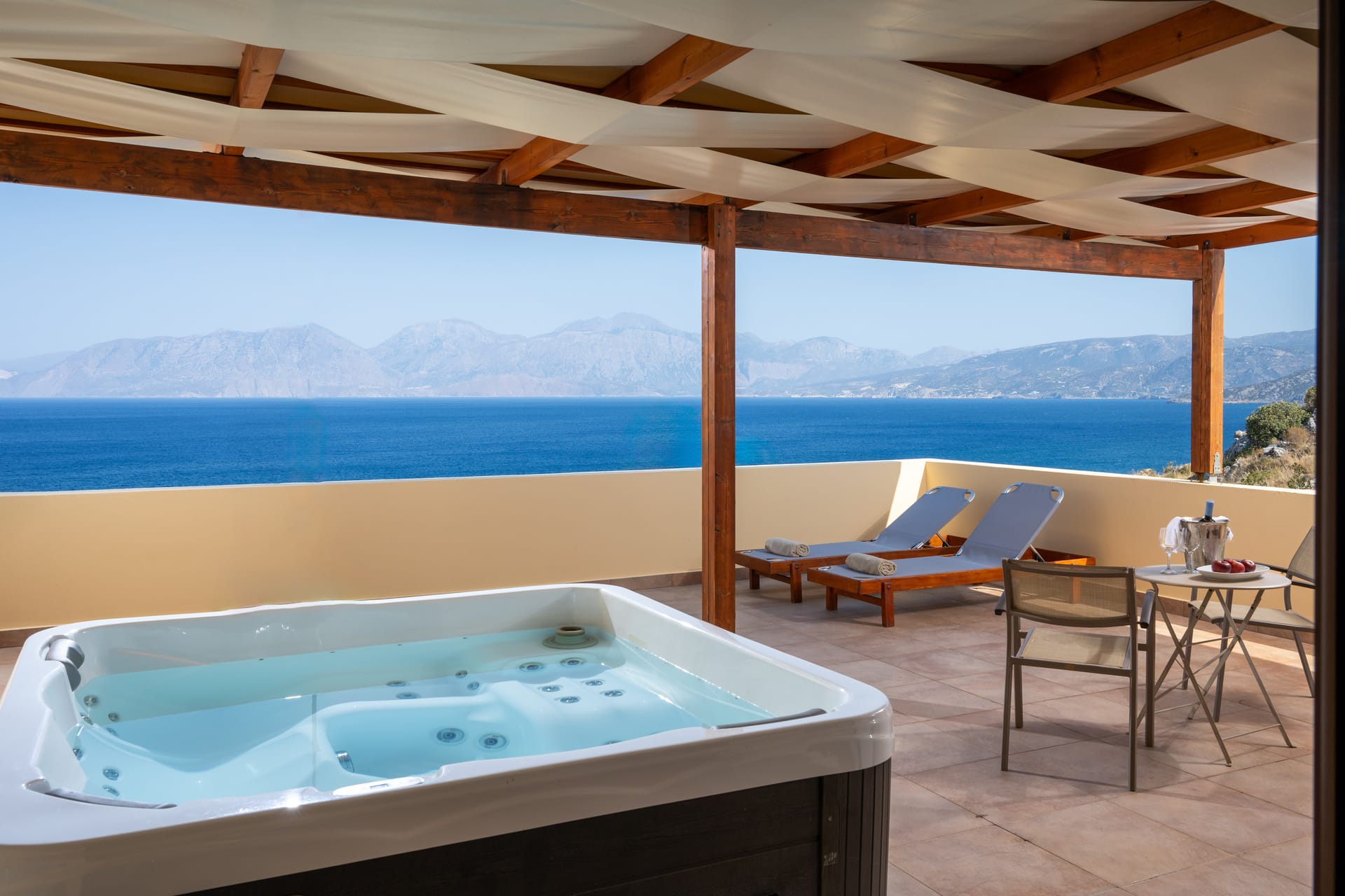 Suite with Sea View & Outdoor Jacuzzi