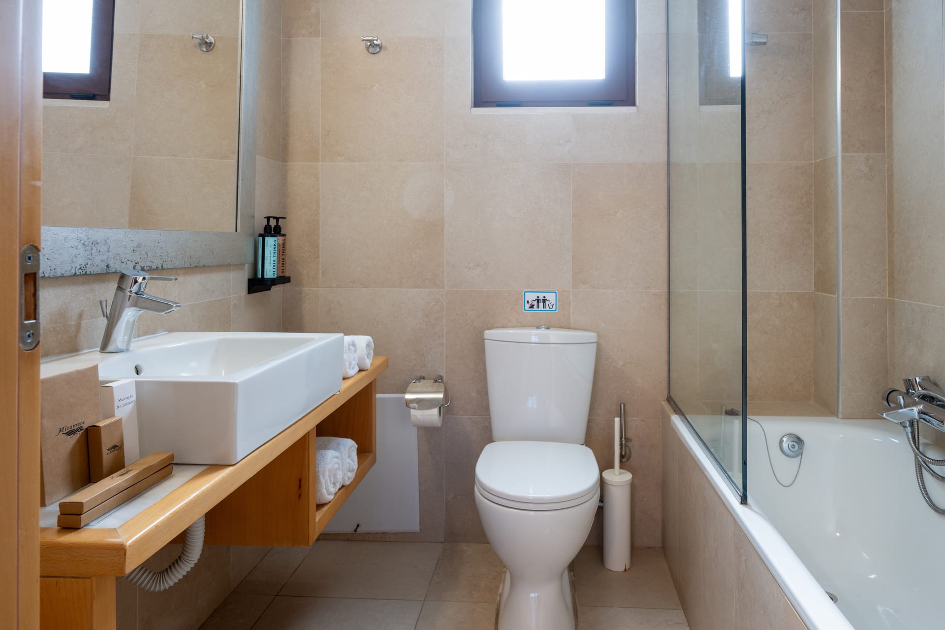 Suite with Sea View &amp; Outdoor Jacuzzi