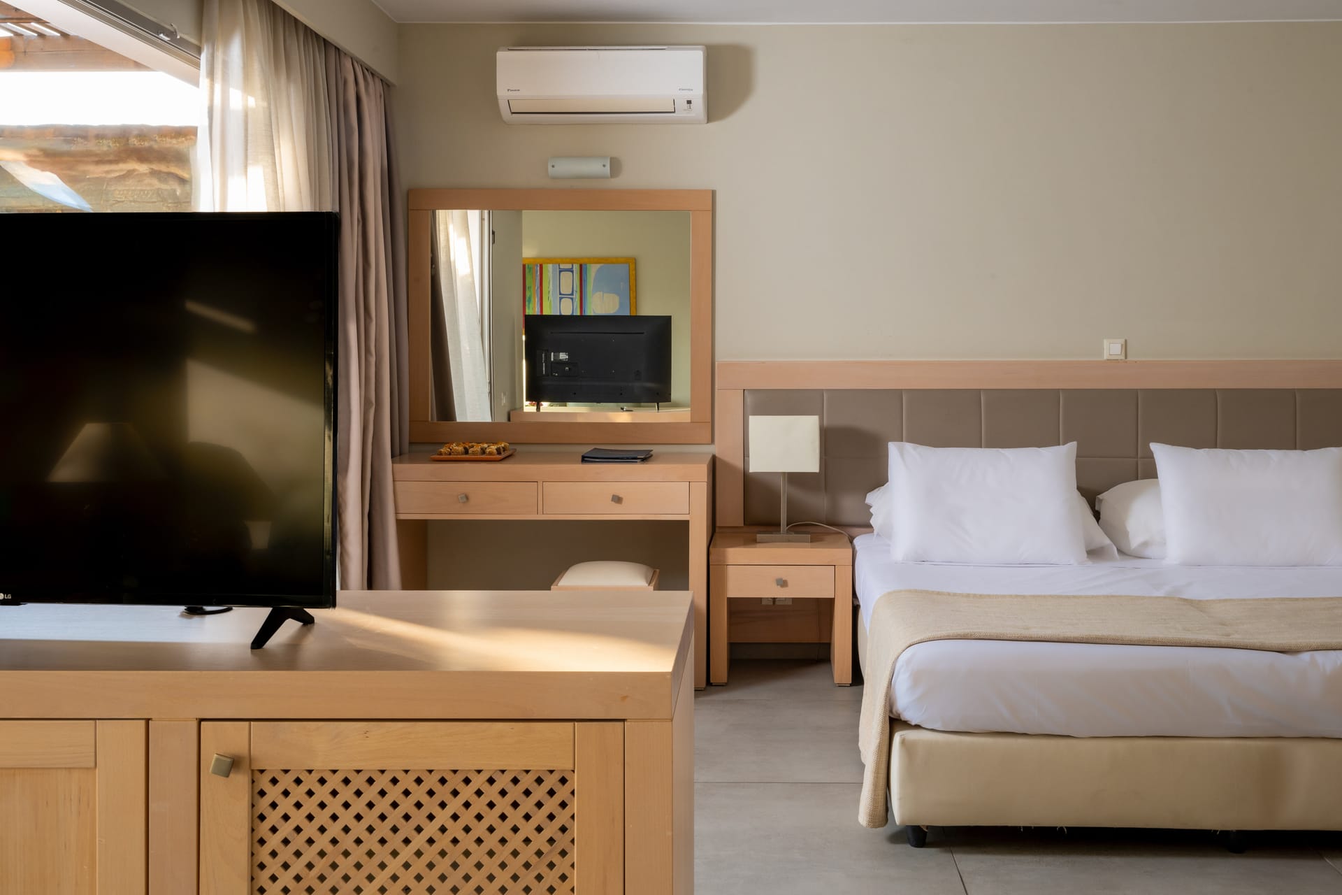 Suite with Side Sea View &amp; Private Pool