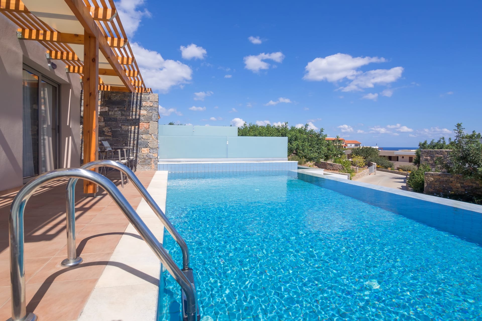 Suite with Side Sea View &amp; Private Pool