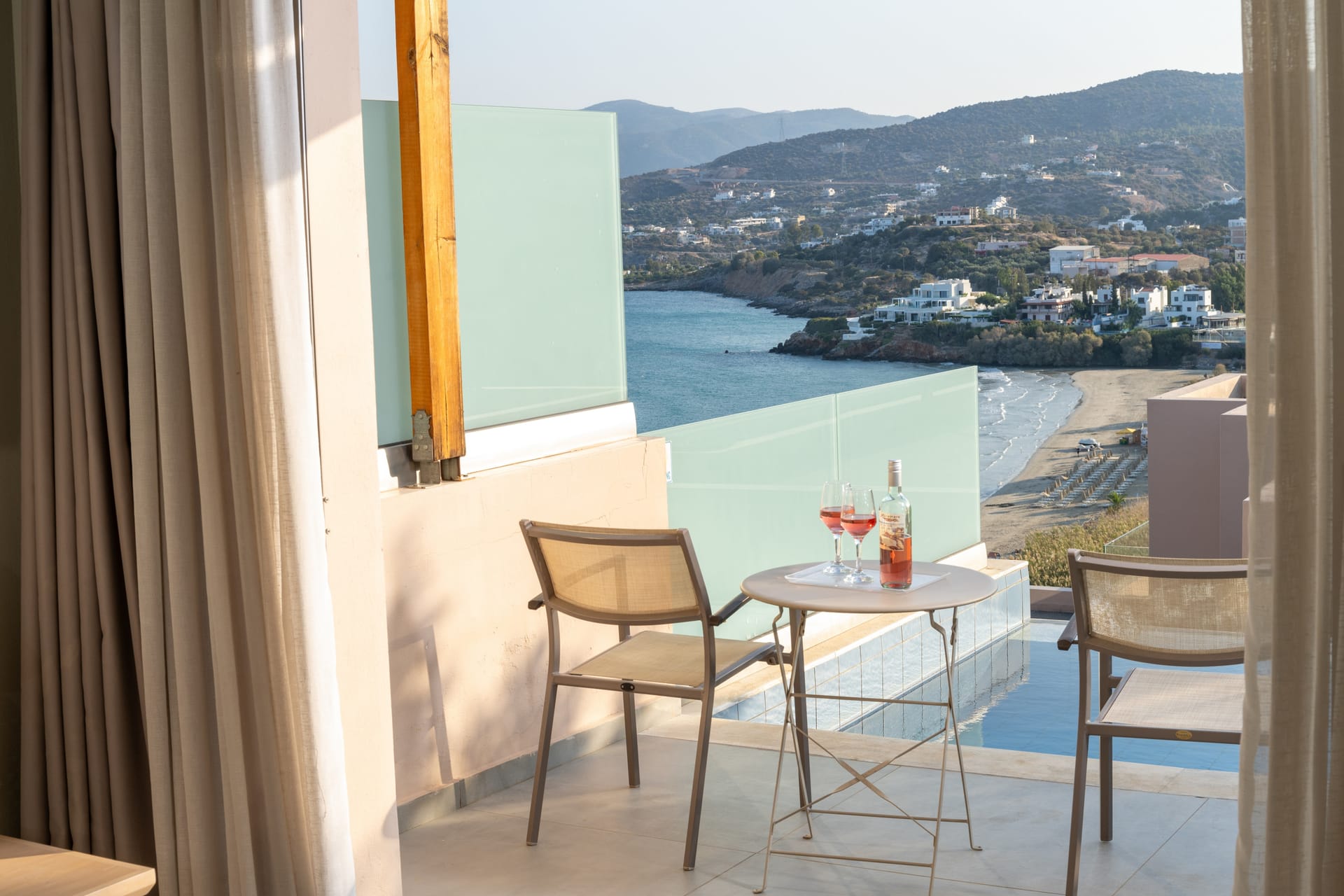 Suite with Side Sea View &amp; Private Pool