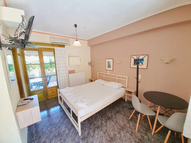 ECONOMY DOUBLE ROOM WITH  GARDEN VIEW