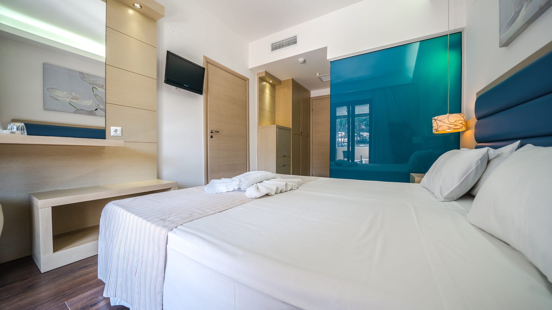 Triple Room with Mountain View