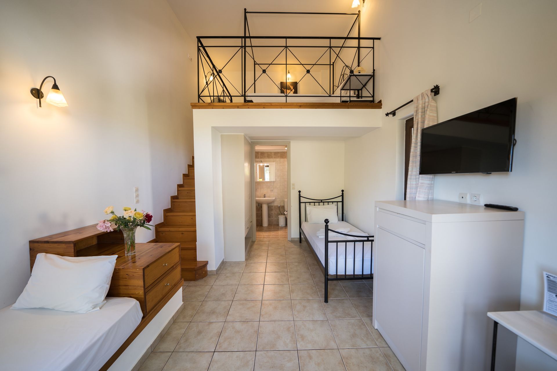 Junior Bungalow Suite - Split Level