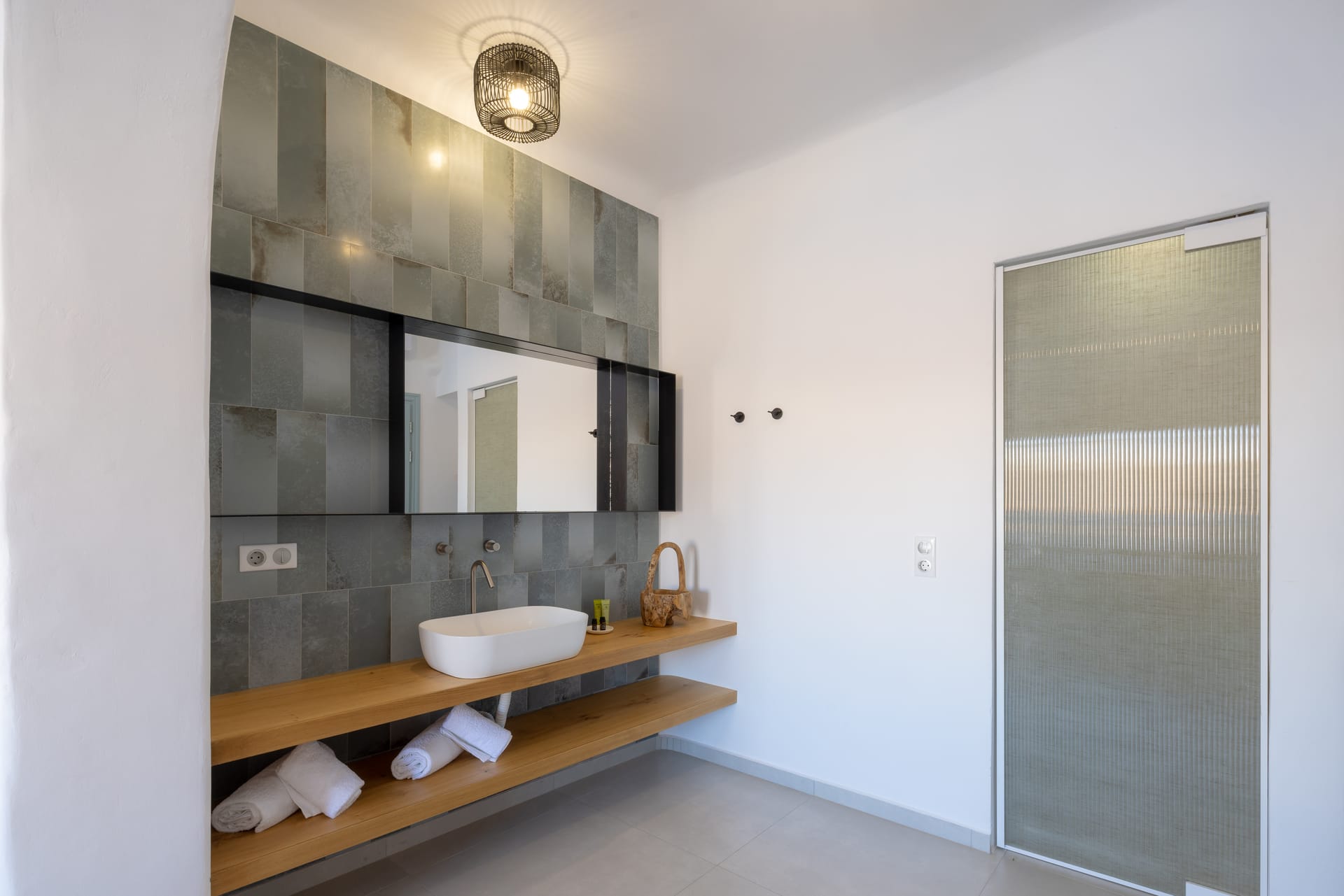 Deluxe Room 2