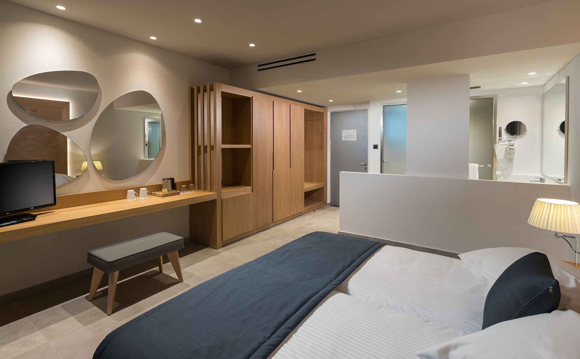 Junior Suite Garden View Sharing Pool