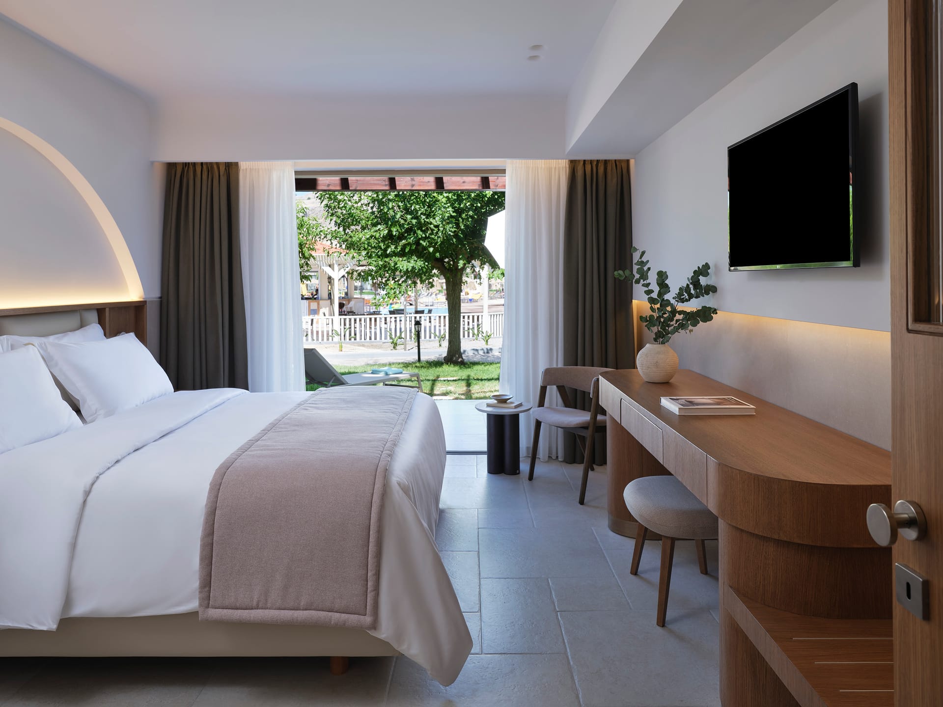 Superior Family Room Garden View