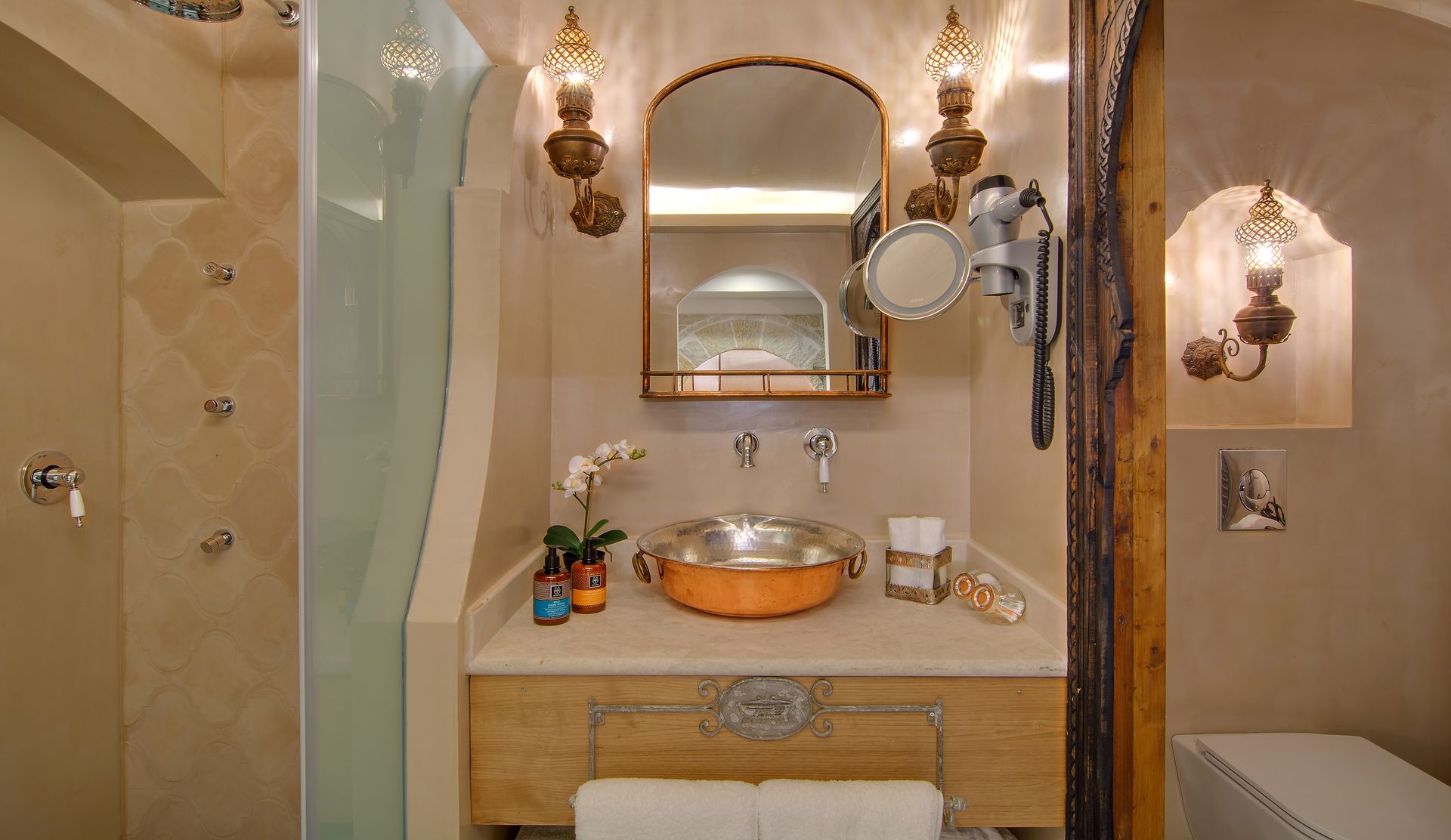 Deluxe Room | Ζάππειο ή Καπλάνειο