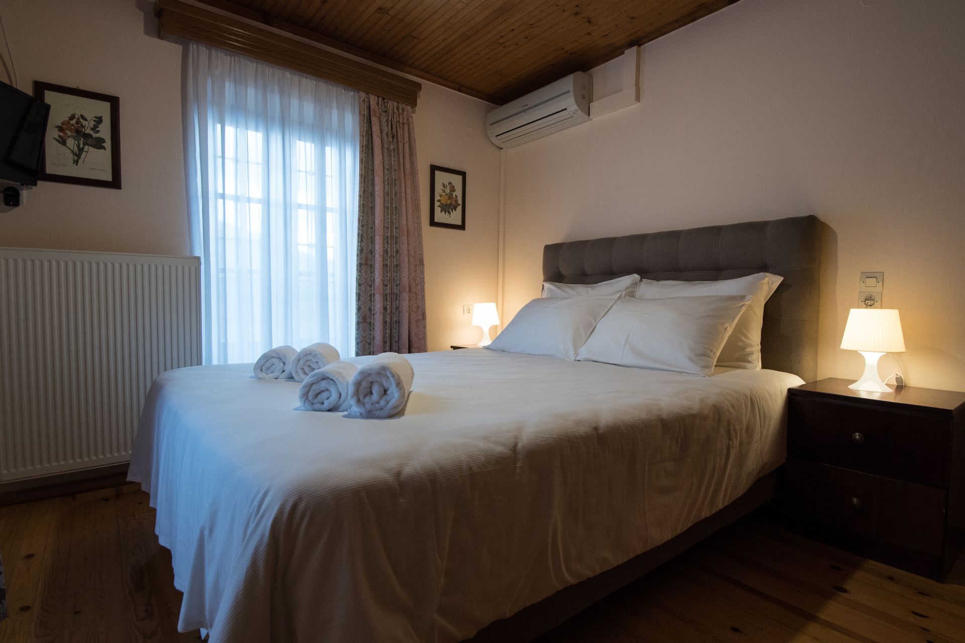 Superior Apartment | Brown 