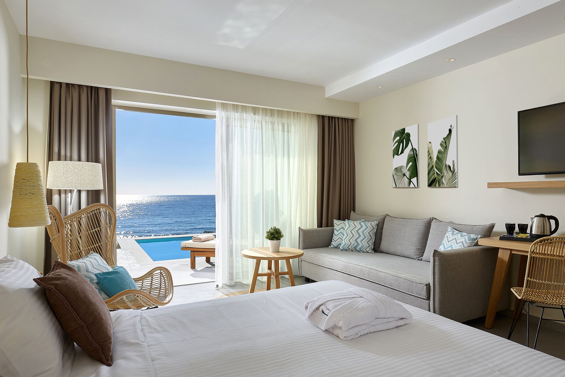 Superior Room with Individual Pool