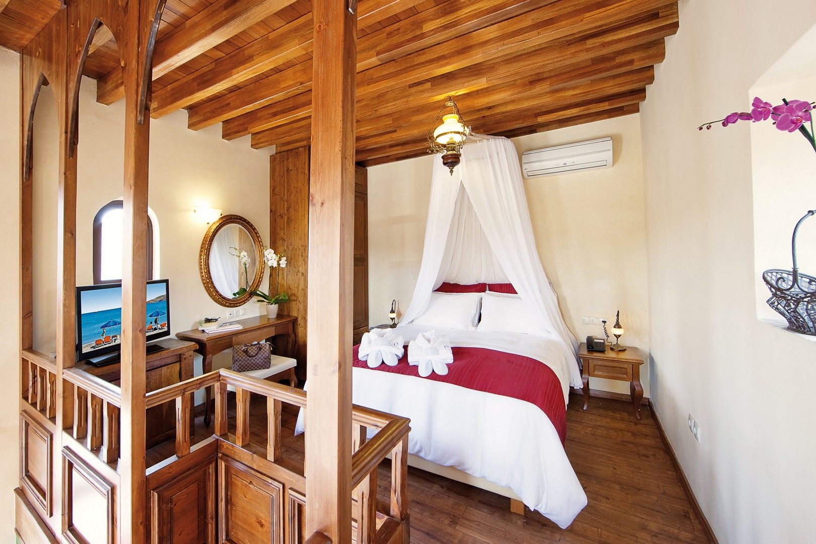 Superior Suite “Nike of Samothraki”