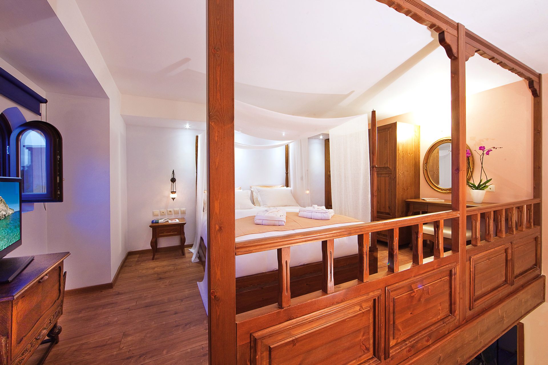 Deluxe Suite with private balcony “Nymph of Helios”