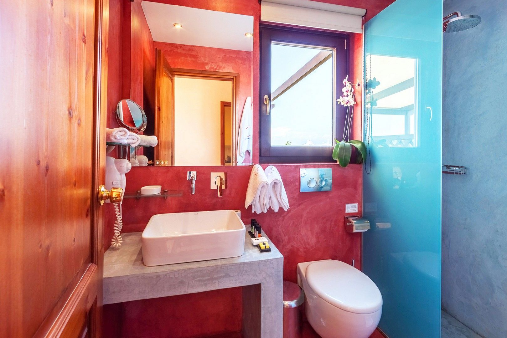 Master Suite with Outdoor Hot Tub “Forms of Light”