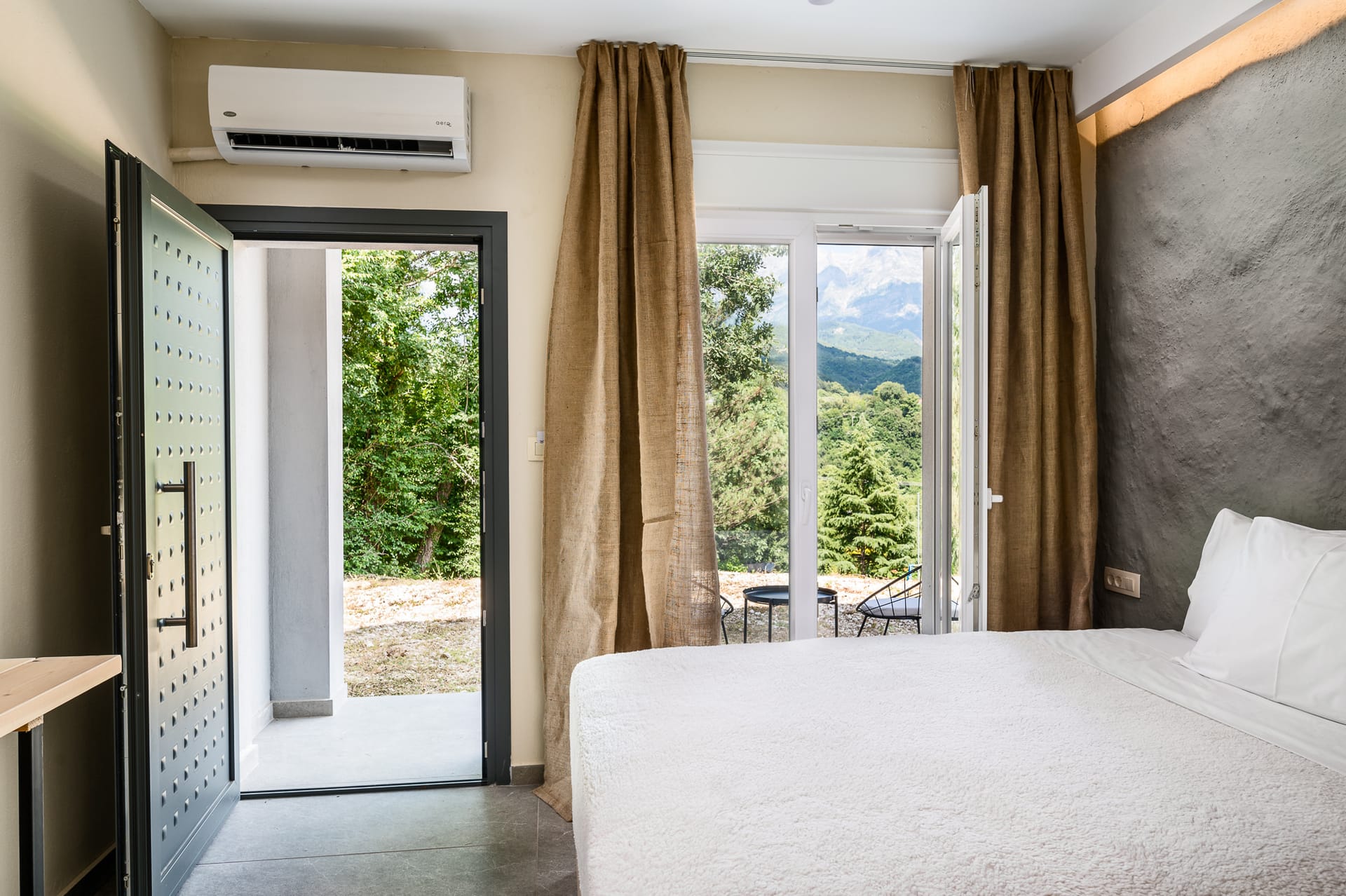Superior Double Room with Mountain View