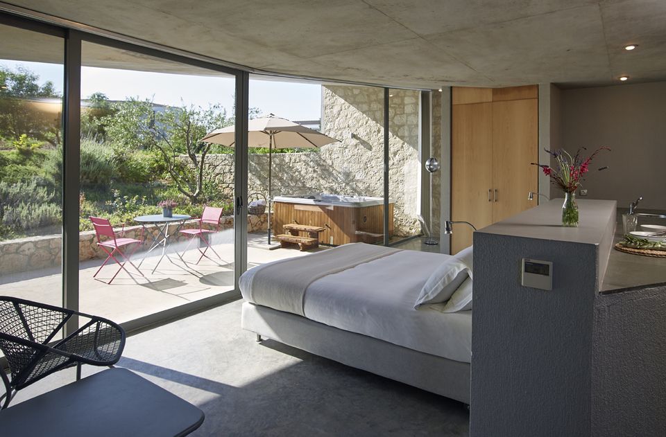 Suite with outdoor Jacuzzi