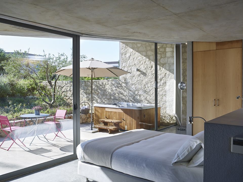 Suite with outdoor Jacuzzi