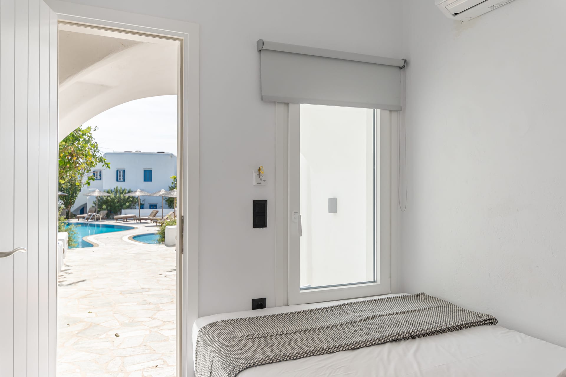 Deluxe Single room with Pool View