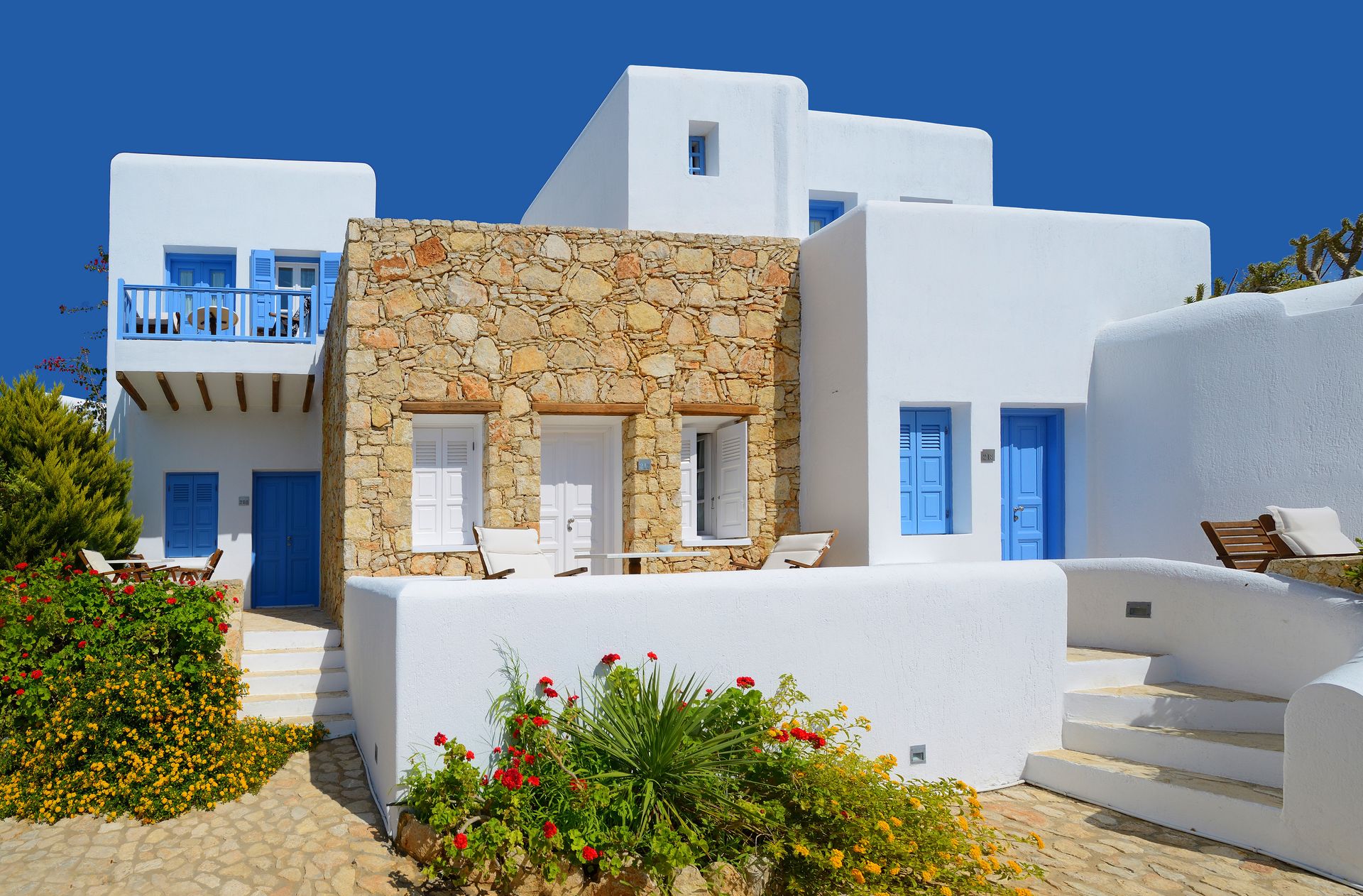 Superior Triple Room with Pool View [1-3 persons]