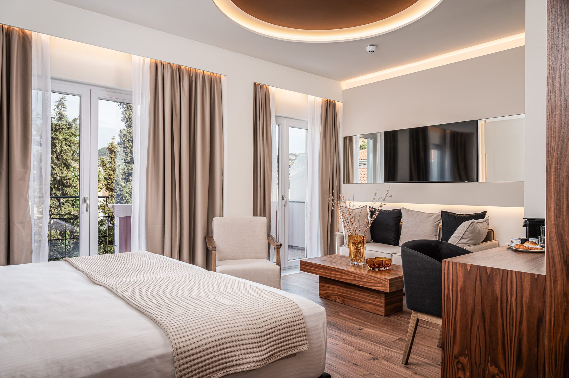 One Bedroom Junior Suite with Side Sea View 34 m²