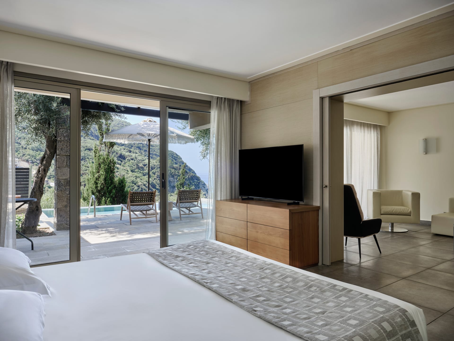 Deluxe Double Suite Sea View with Private Pool