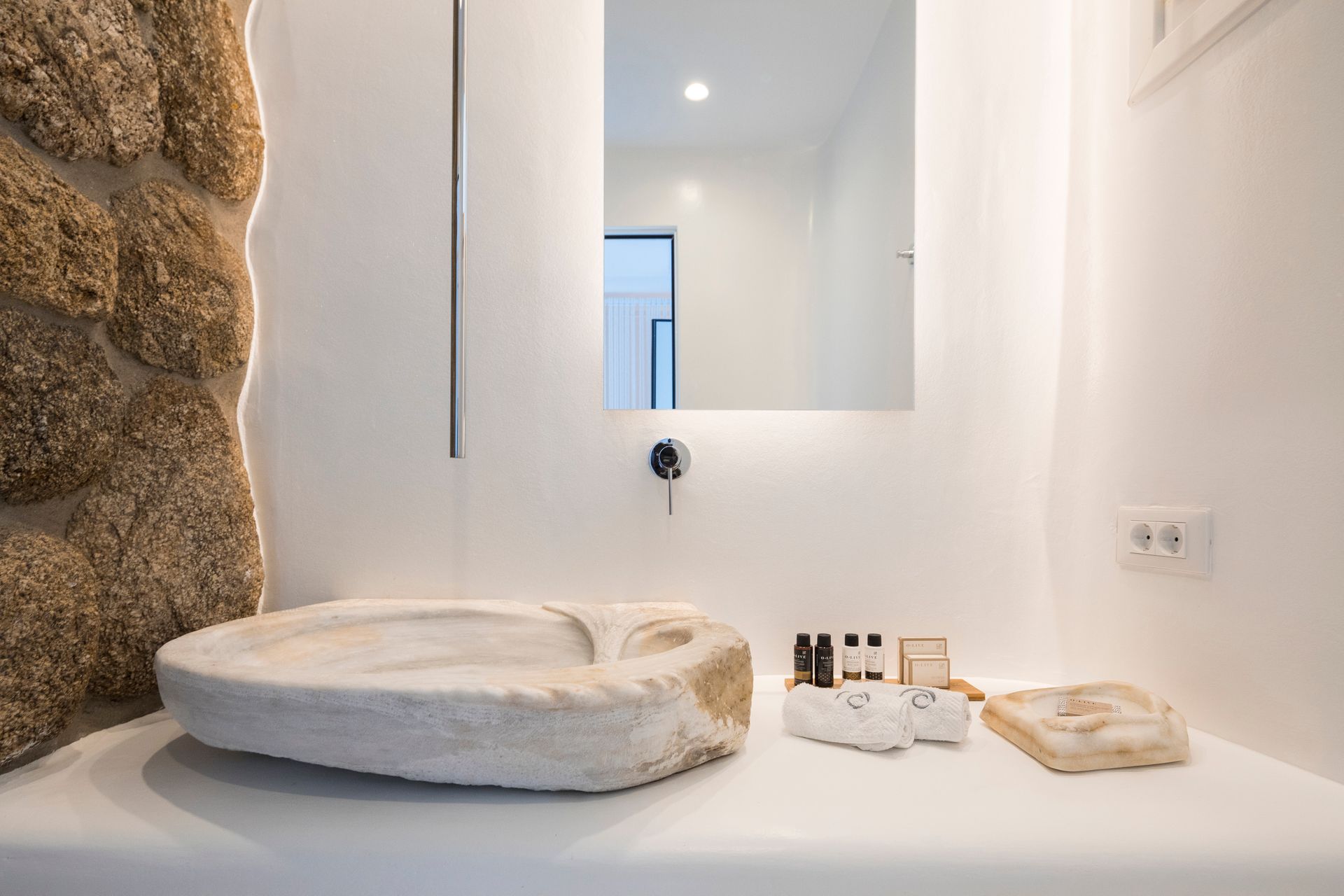 Deluxe Double Courtyard View