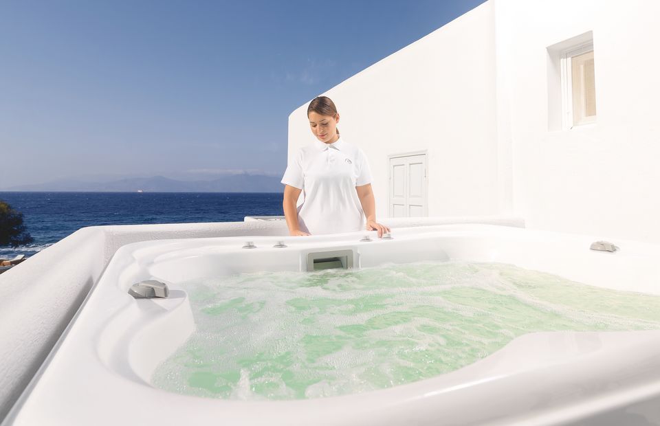 Deluxe Double with Outdoor Jacuzzi & Partial Sea View