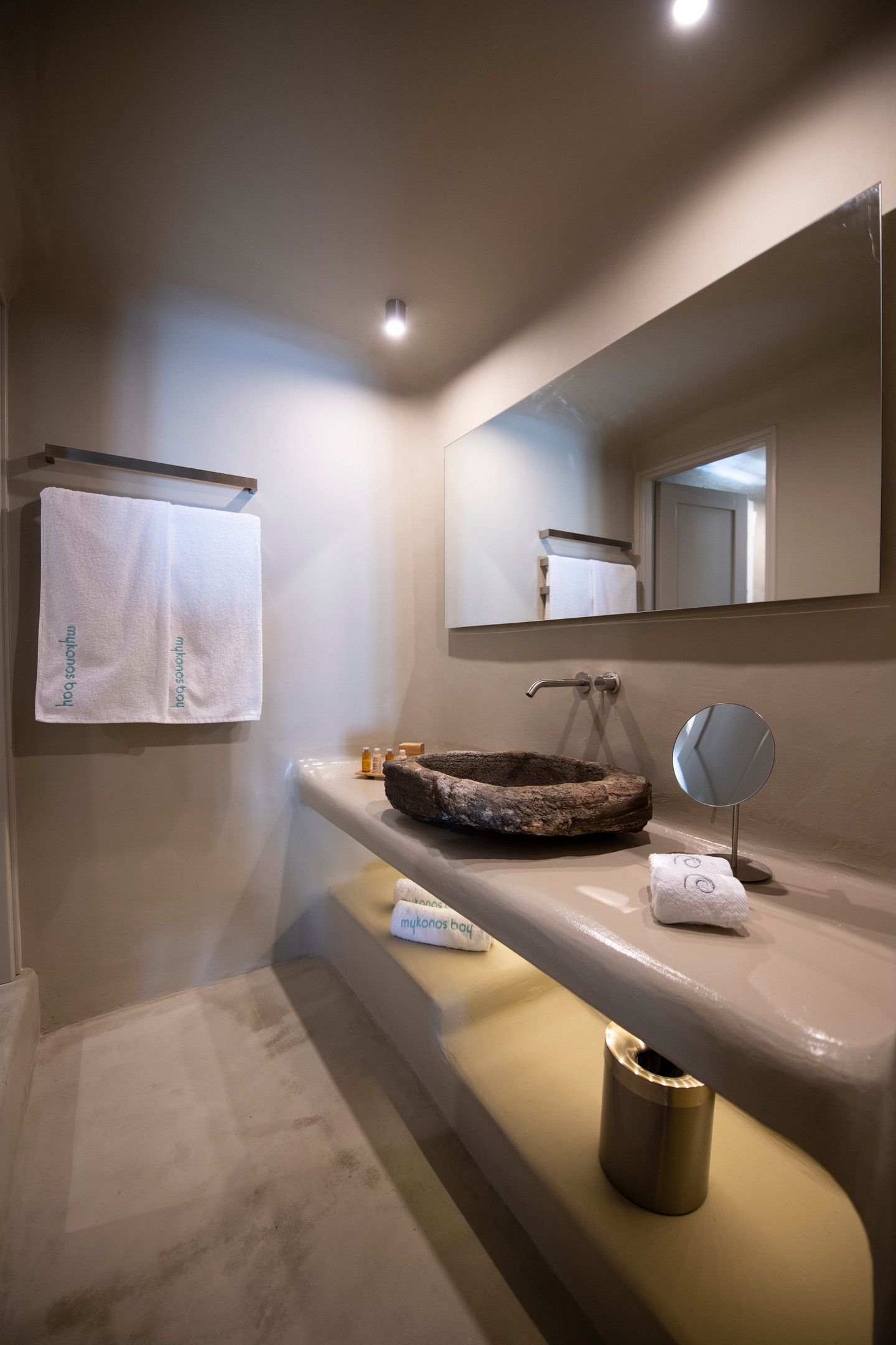 Superior Premium Residence with Outdoor Jacuzzi - Annex Building by Karavas Apartments