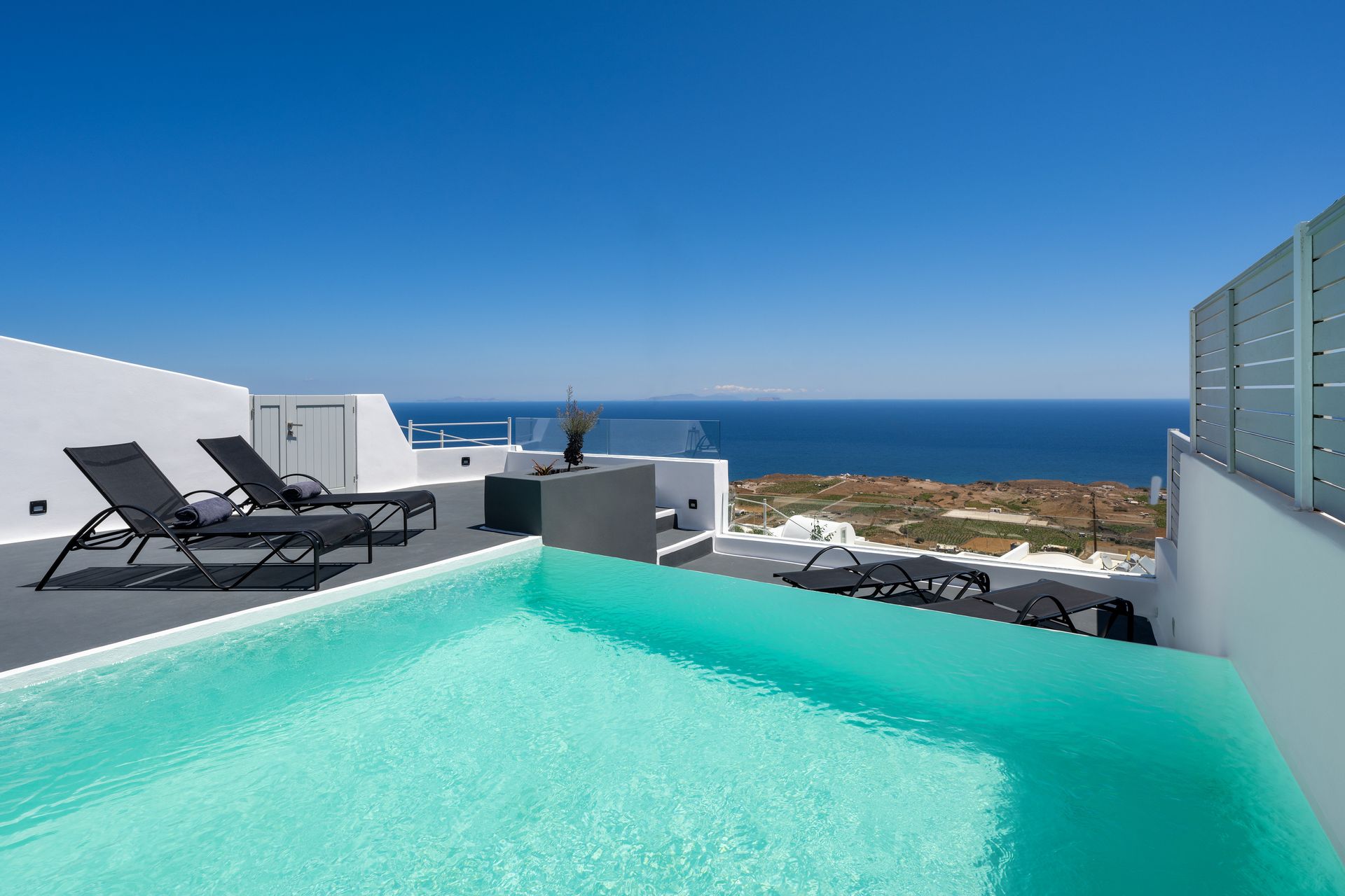 Superior Cave Suite with Private Pool & Sea View | 2-3 Guests | 50-60sqm