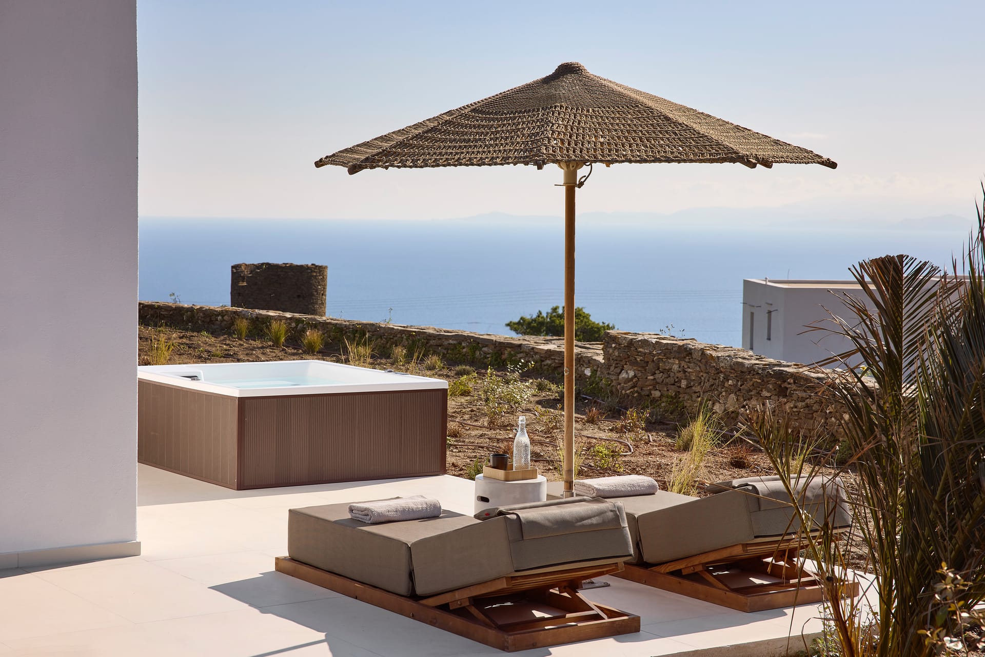 Superior Suite with Hot-tub & terrace with Side Sea View (70m from main building)
