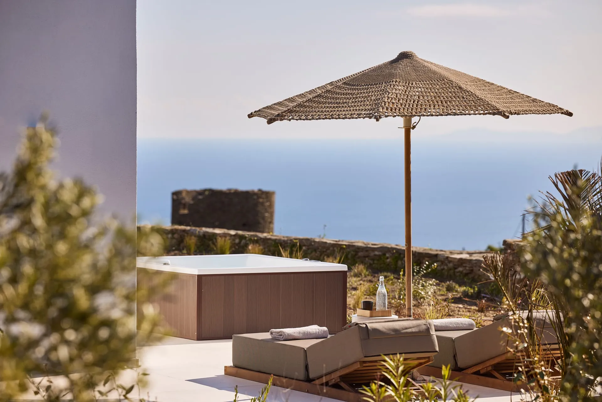 Superior Suite with Hot-tub & terrace with Side Sea View (70m from main building)