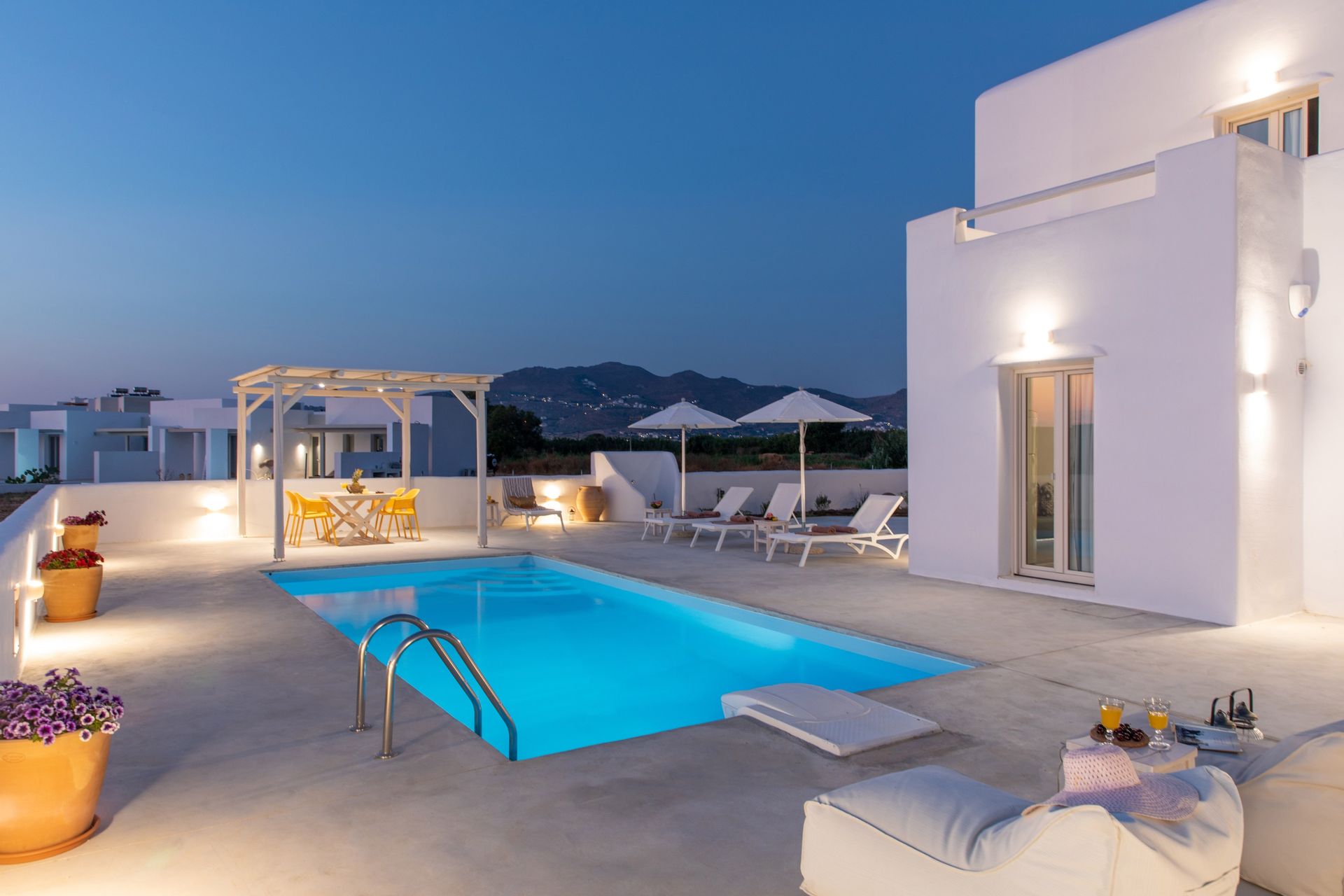 Naxian Lounge Estate with 4 Private Pools