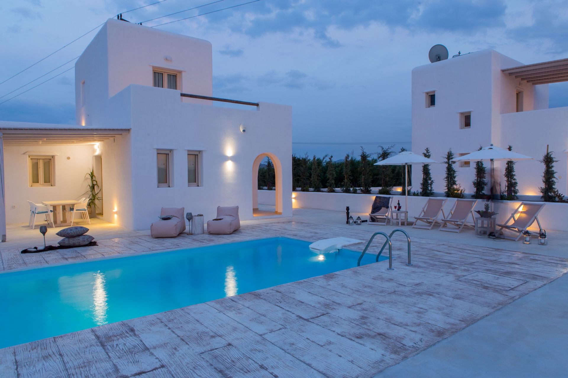 2 Villas Complex with 2 Private Pools