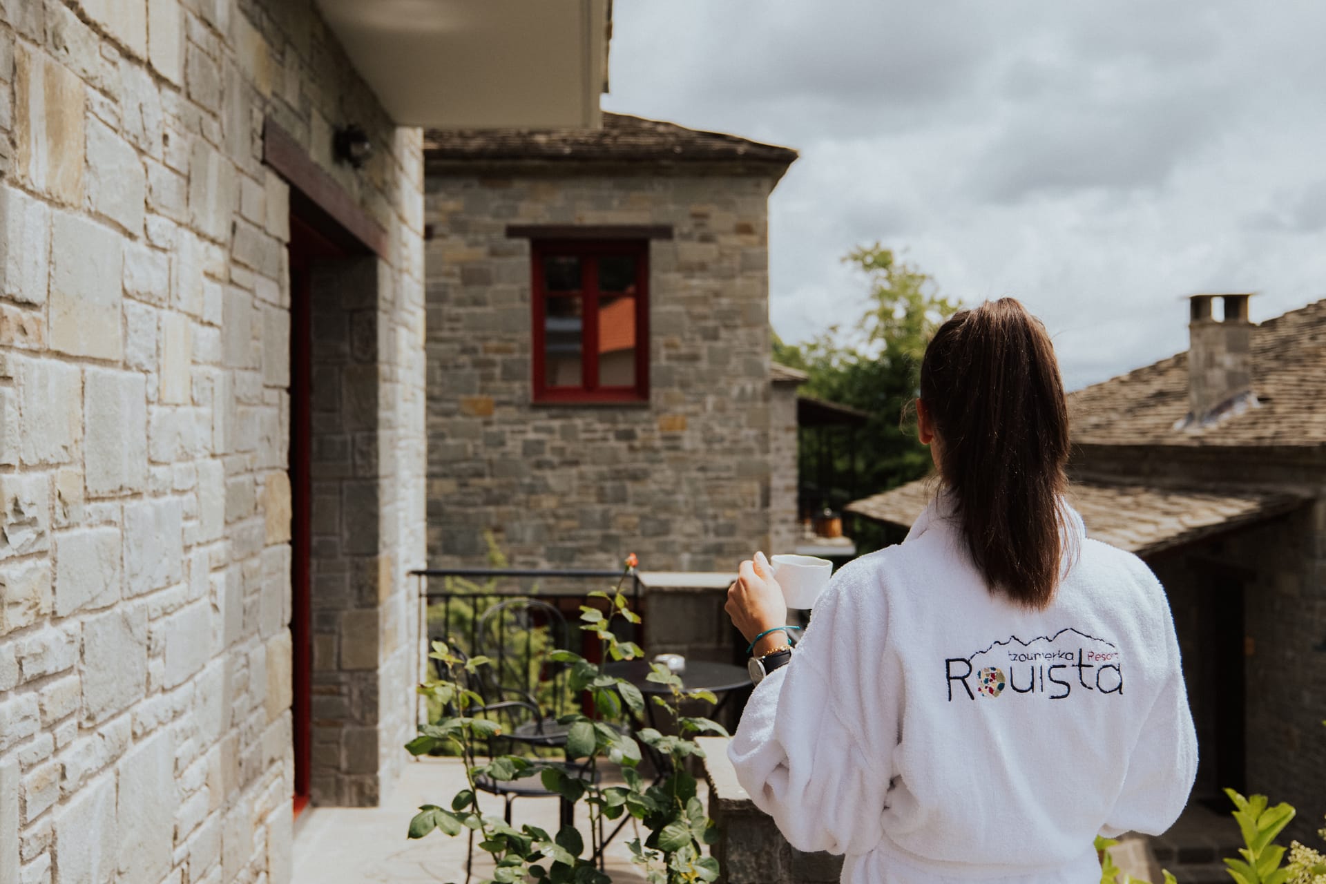 Deluxe King Double with Mountain View