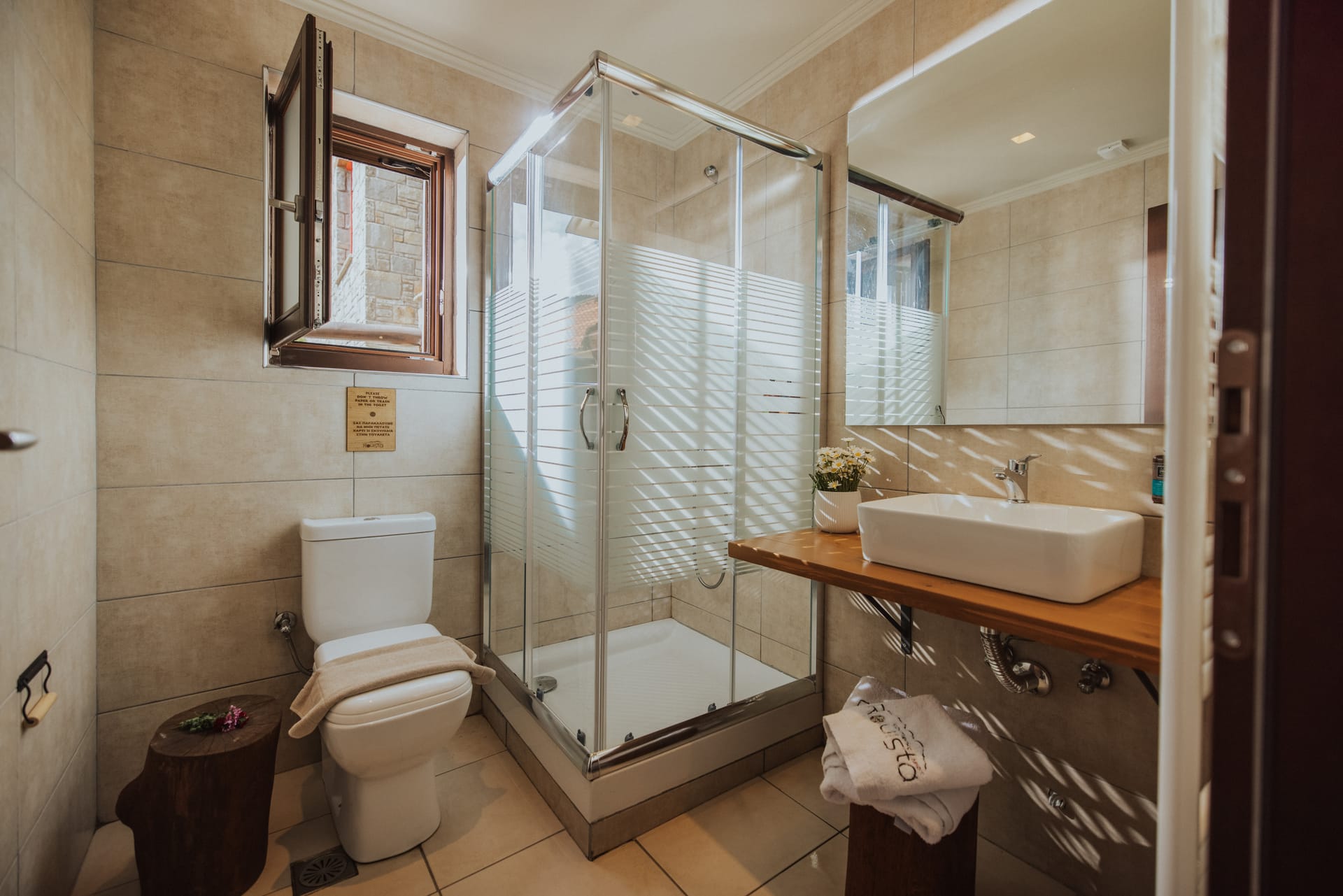 Deluxe King Double with Mountain View