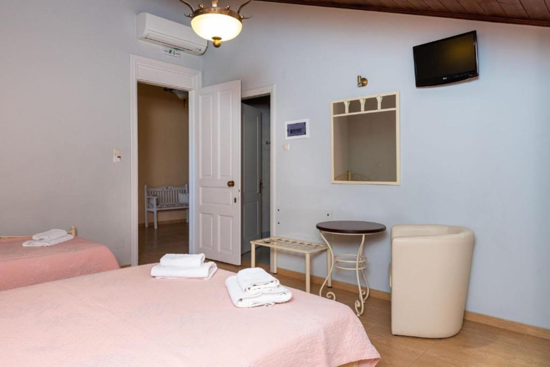 Economy Triple Room