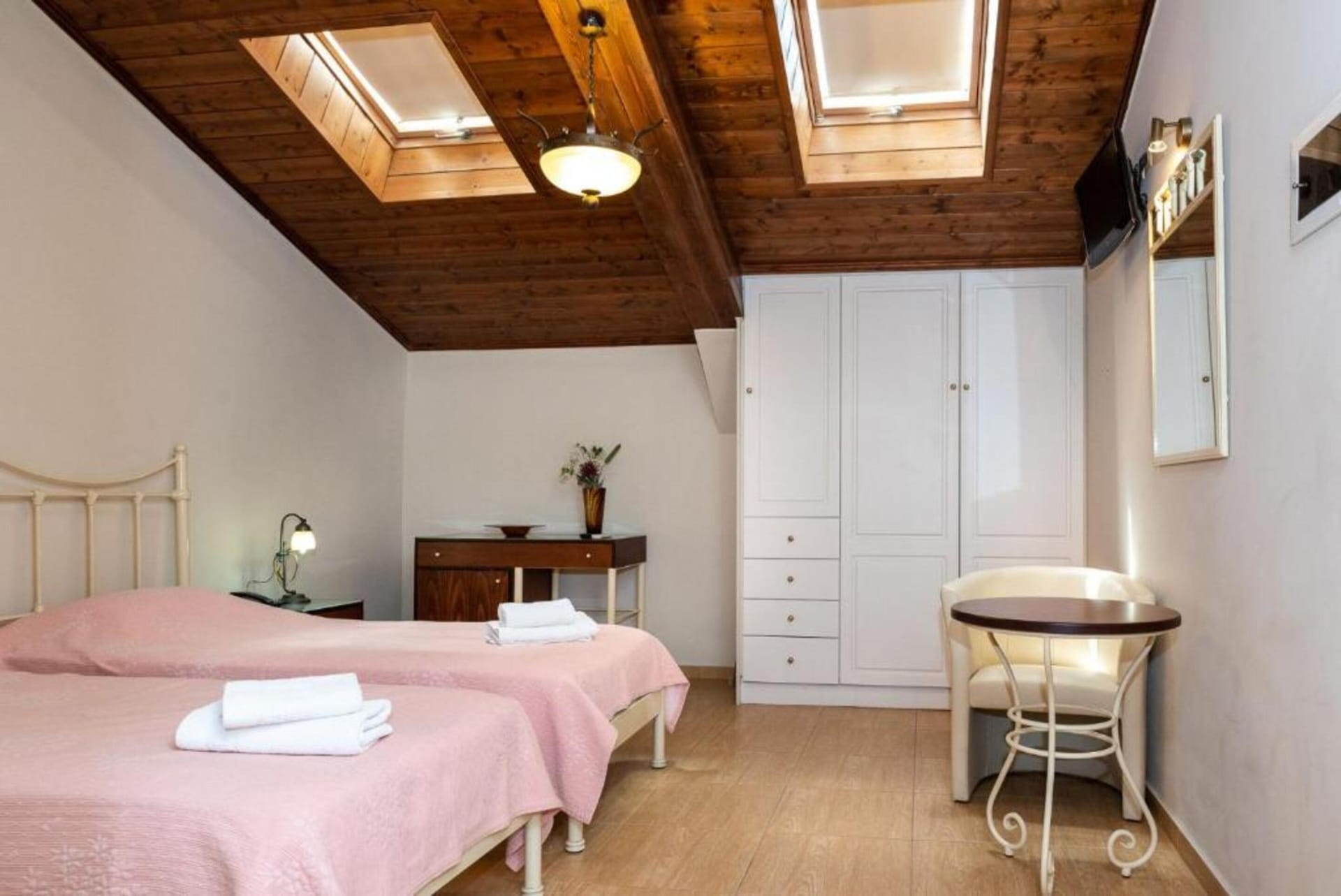 Economy Triple Room
