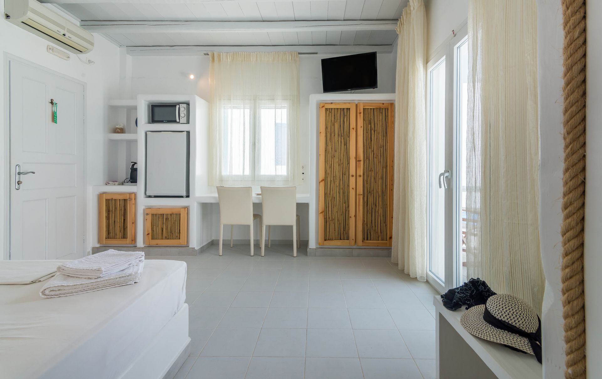 Apollo - Upper Floor Room with Partial Sea View