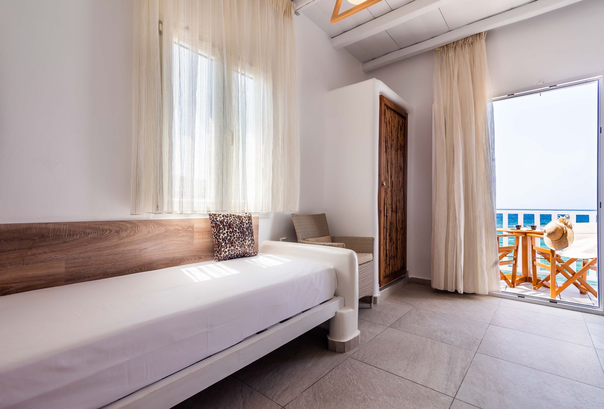 Zeus -  Deluxe Suite with Outdoor Hot Tub &amp; sea view