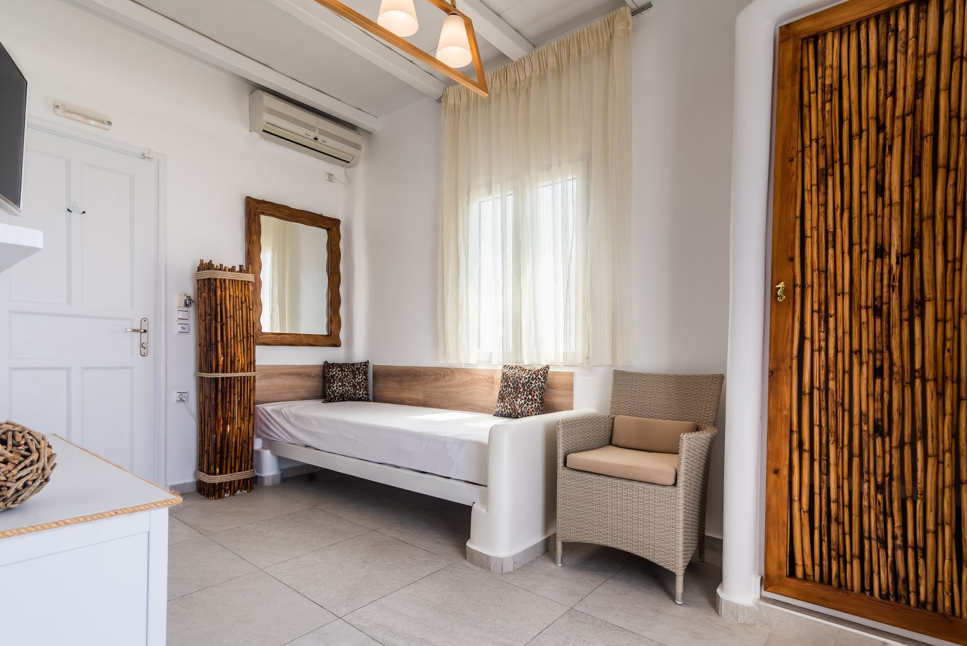 Zeus -  Deluxe Suite with Outdoor Hot Tub &amp; sea view