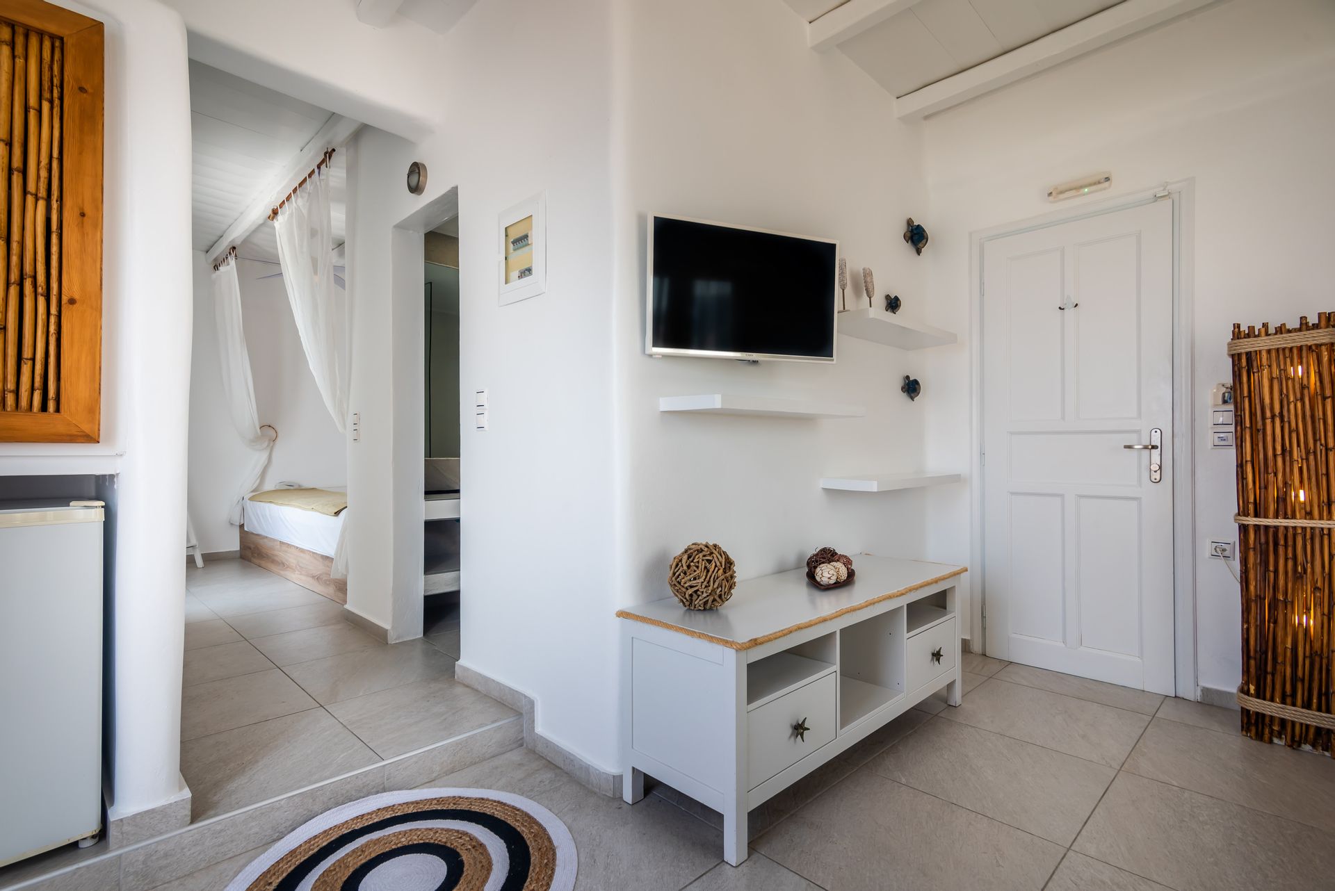 Zeus -  Deluxe Suite with Outdoor Hot Tub &amp; sea view
