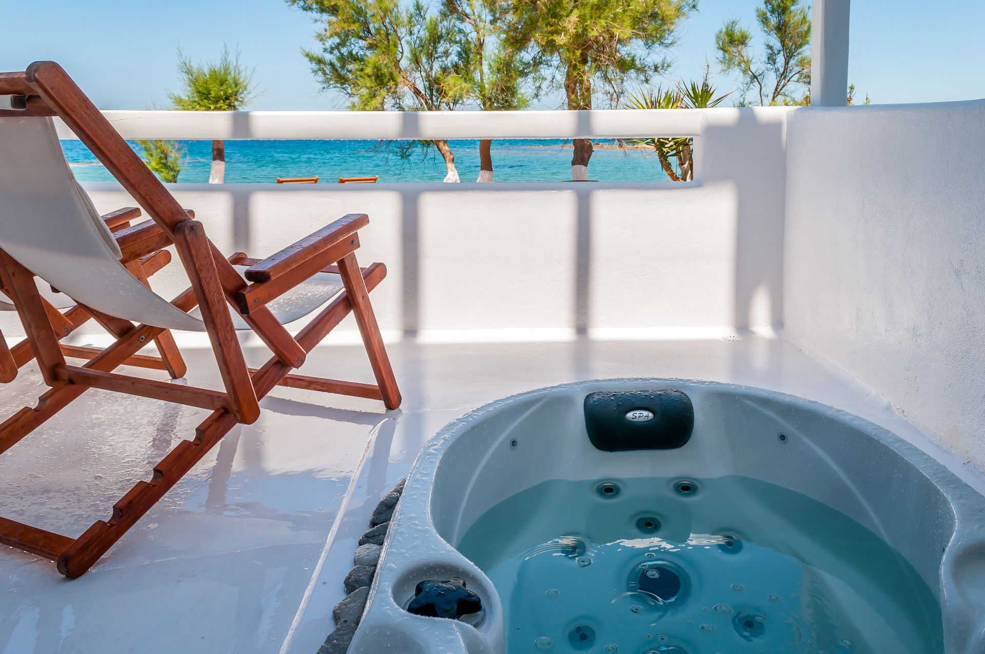 Athena - Suite with Outdoor Jacuzzi and Sea View