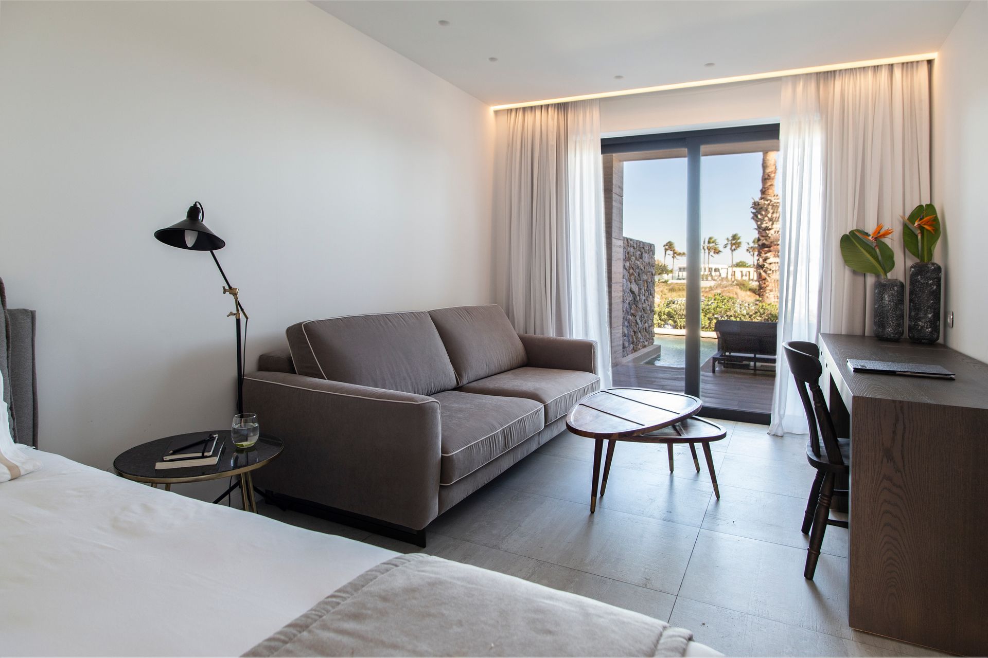 Deluxe Suite with Sharing Pool