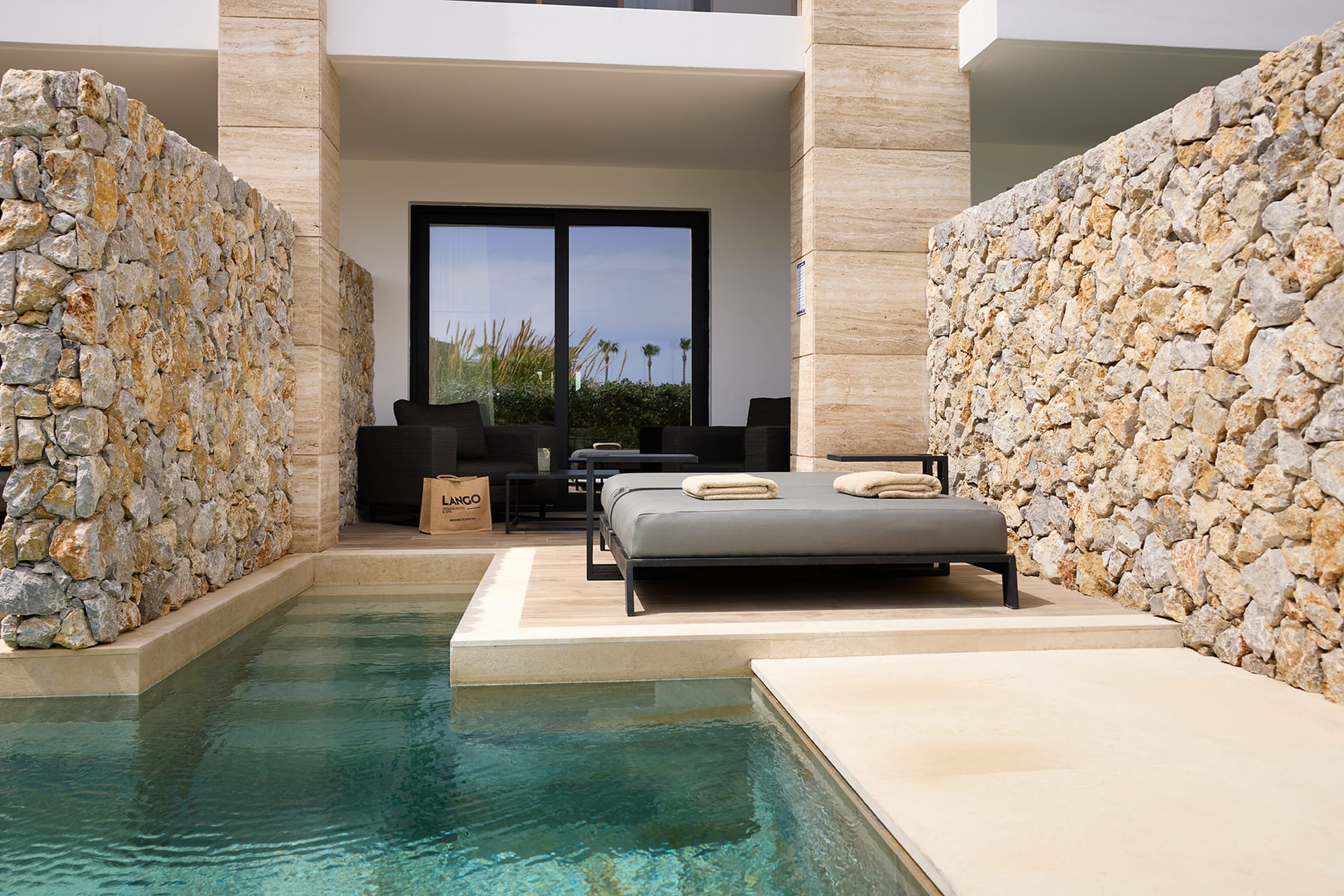 Deluxe Suite with Sharing Pool