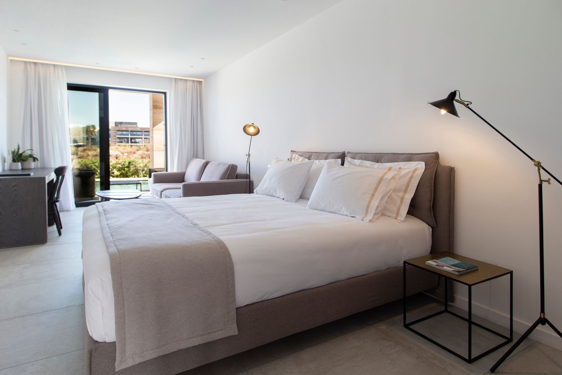 Design Suite with Private Pool