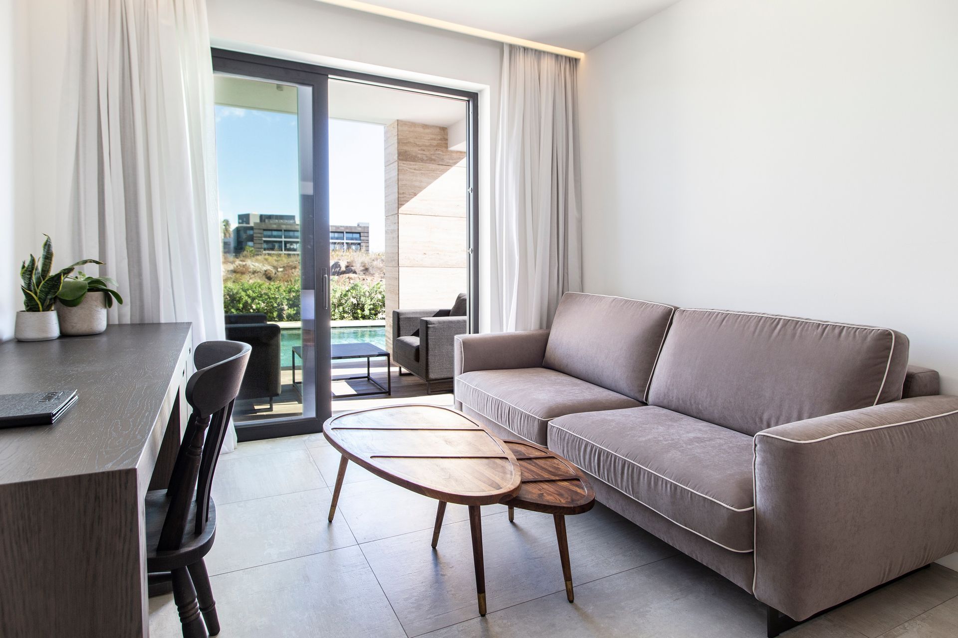 Design Suite with Private Pool