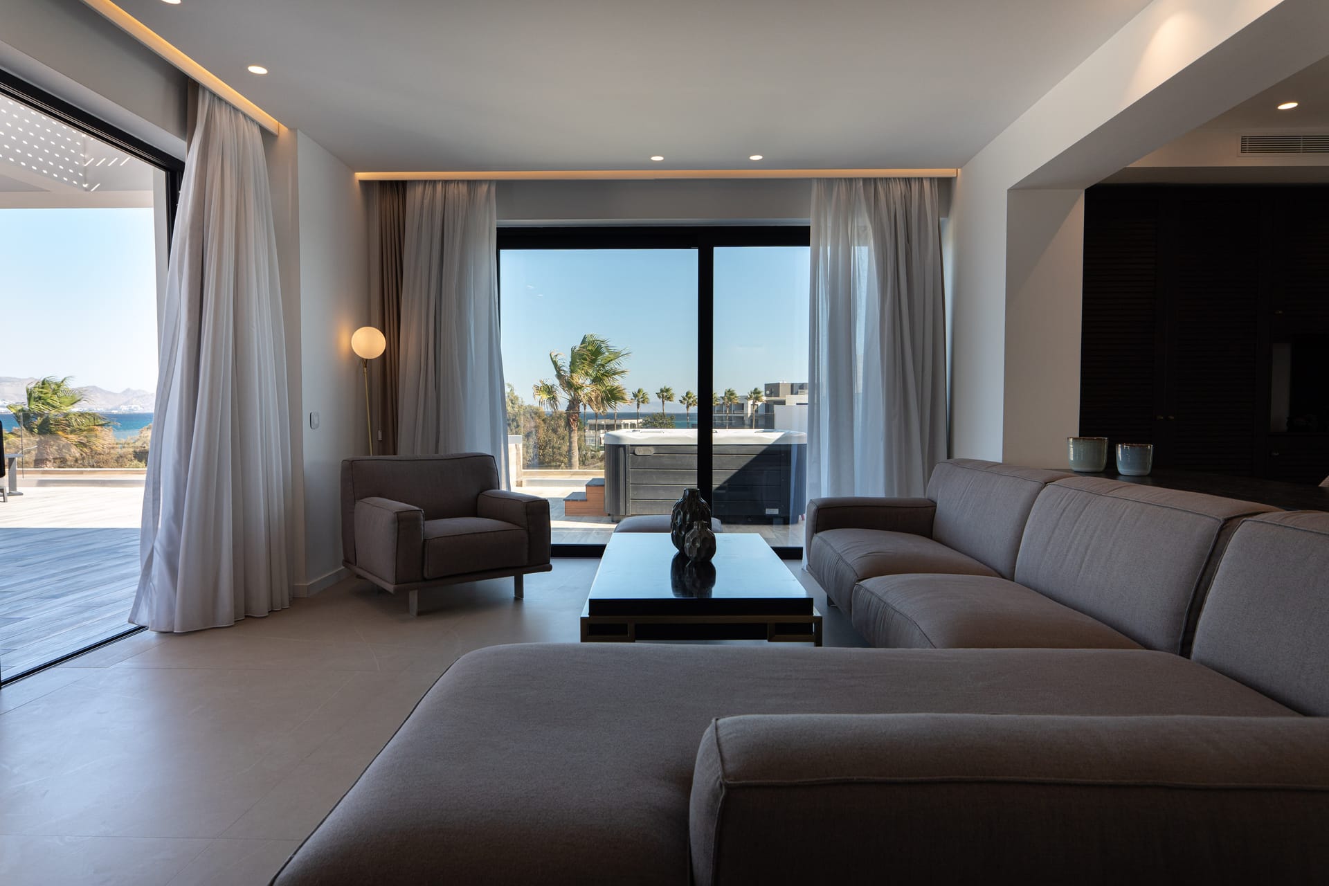 Penthouse Suite Sea View with Outdoor Jacuzzi